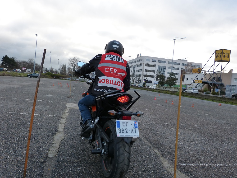 permis moto en accéléré