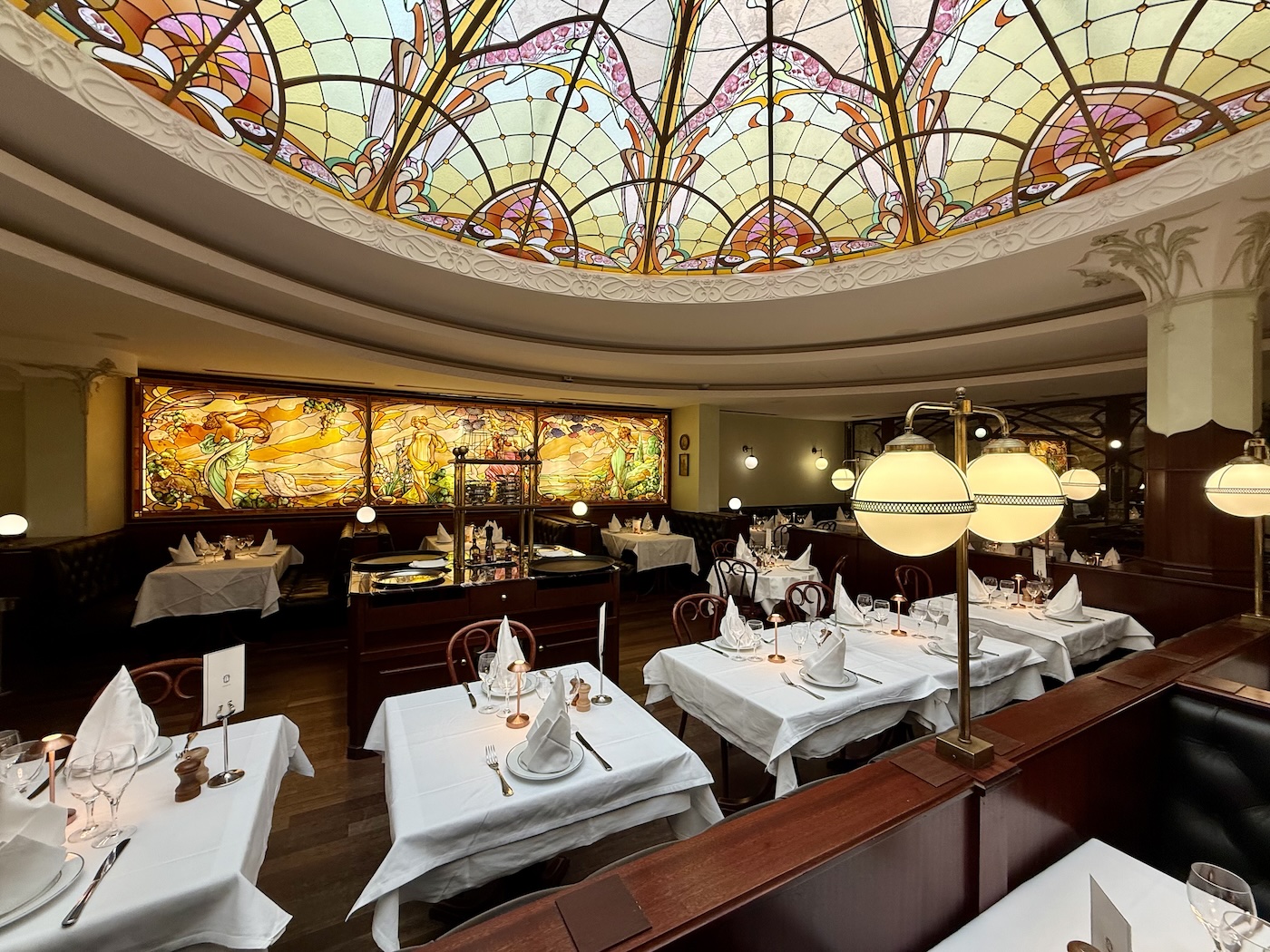 brasserie restaurant